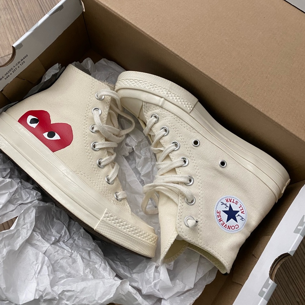 COMME des GARÇONS